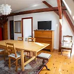 Retro Wooden Touch By Bookinghost Apartamento *