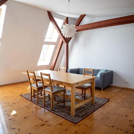 Apartman Retro Wooden Touch