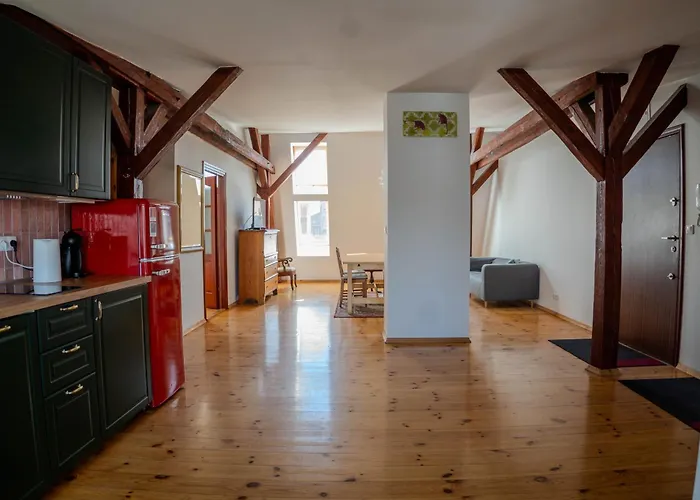 Retro Wooden Touch By Bookinghost * שצ'צ'ין