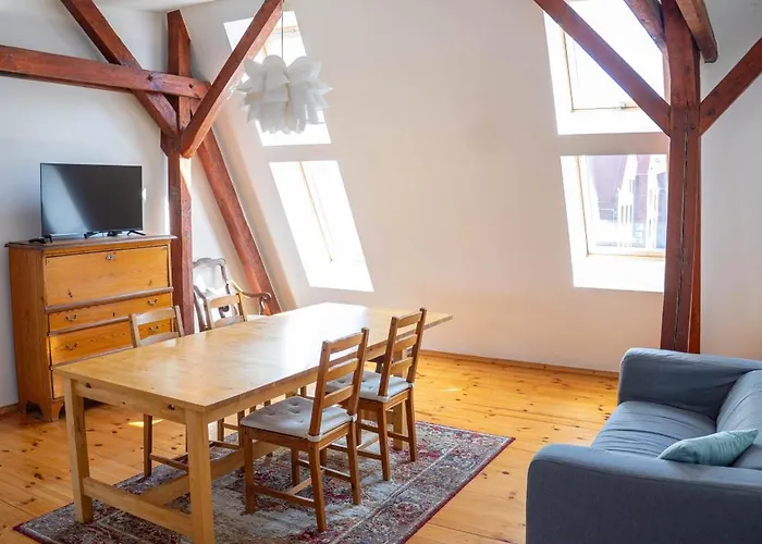 Retro Wooden Touch By Bookinghost שצ'צ'ין