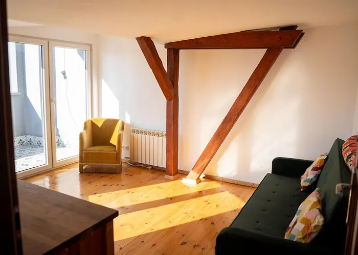 Retro Wooden Touch By Bookinghost * שצ'צ'ין