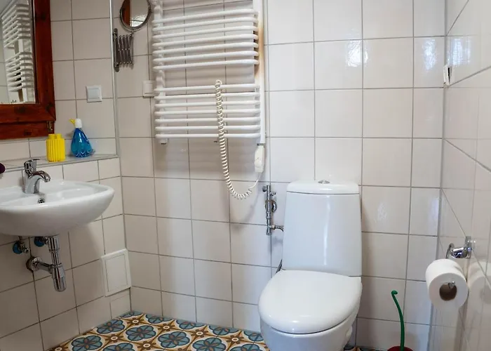 Retro Wooden Touch By Bookinghost דירה שצ'צ'ין